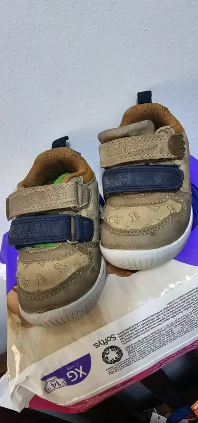 Zapatillas Bubblegummers para niños con velcro - miniatura 1