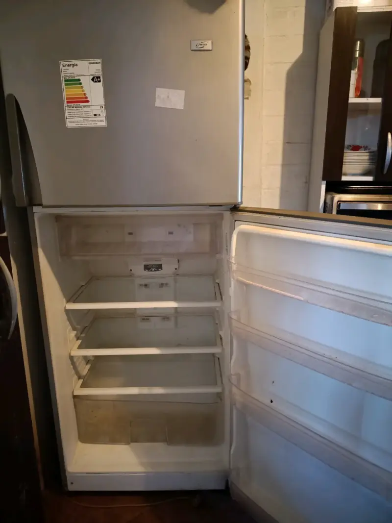 Refrigerador fensa de dos puertas con eficiencia A - 3
