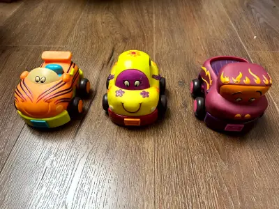 Set de autos de juguete a fricción - miniatura 1