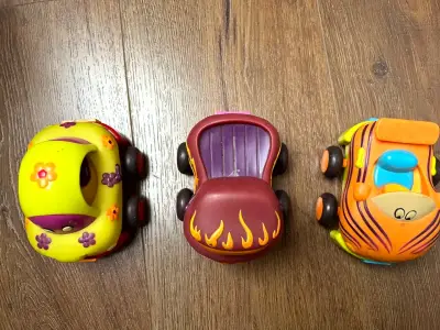 Set de autos de juguete a fricción - miniatura 3