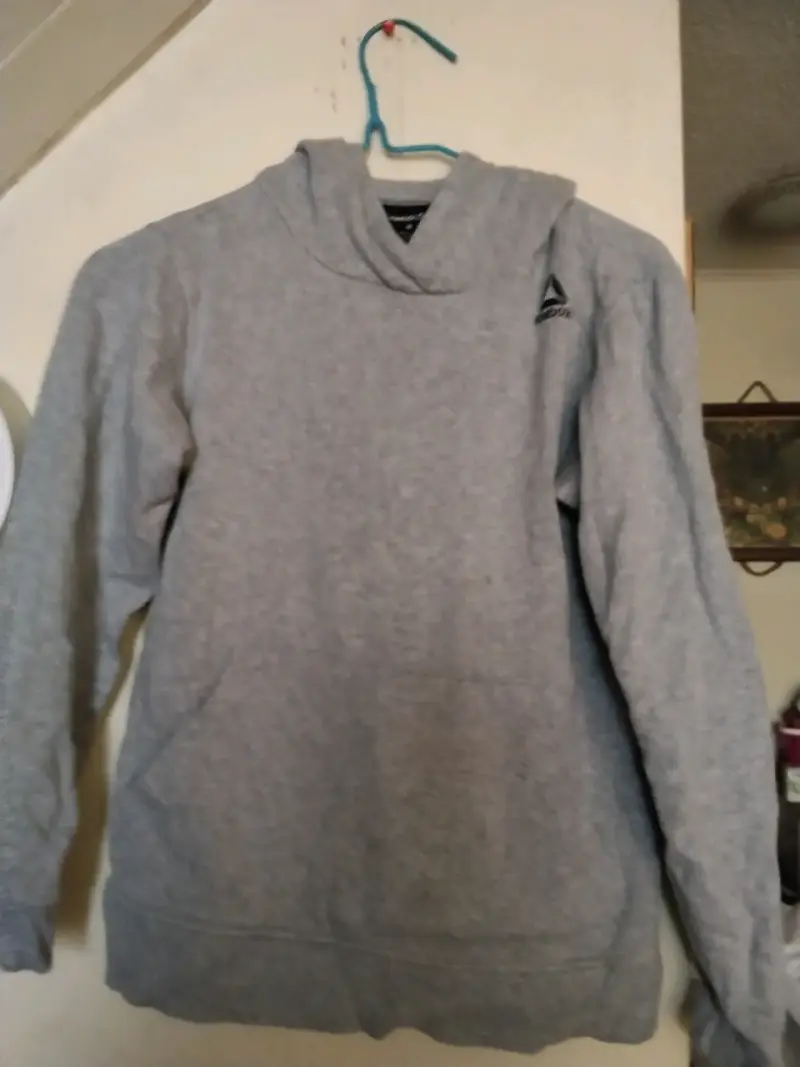 Polerón gris Reebok talla S - 2