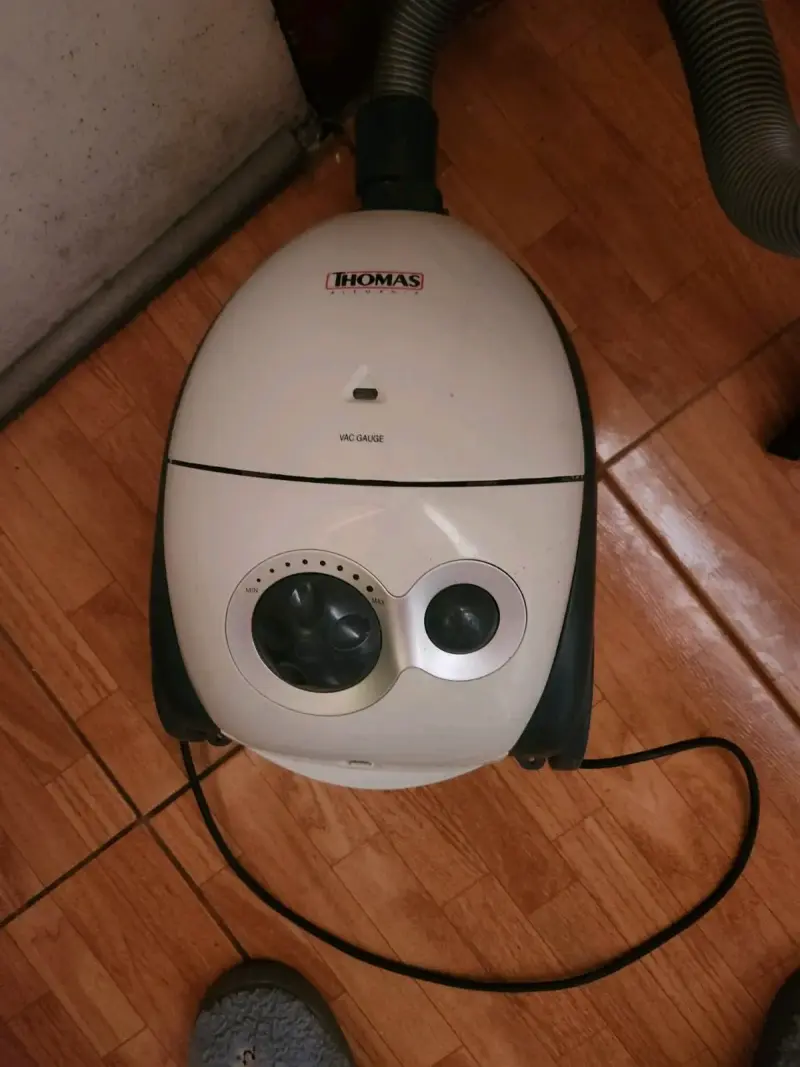 Aspiradora Thomas con diseño compacto - 2
