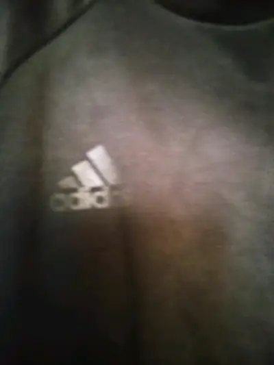 Polerón deportivo negro Adidas con rayas - miniatura 1