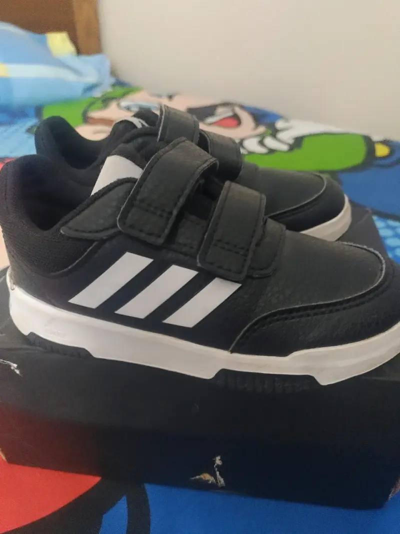 Zapatillas deportivas negras para niños Adidas Tensaur - 2