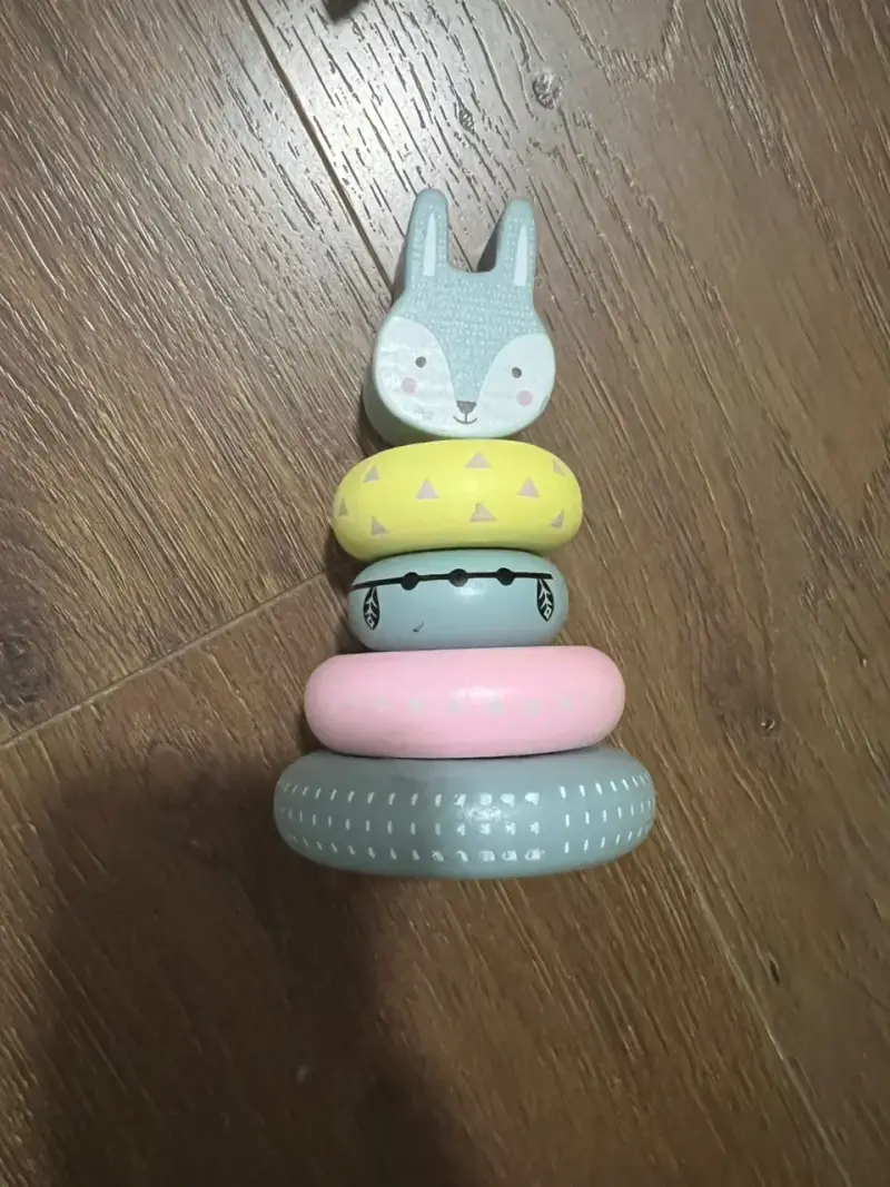 Juguete apilable de madera para niños