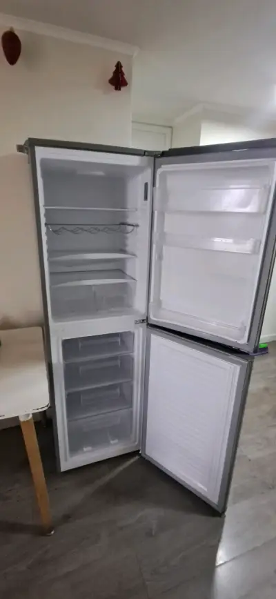 Refrigerador gris de dos puertas Fensa - miniatura 3
