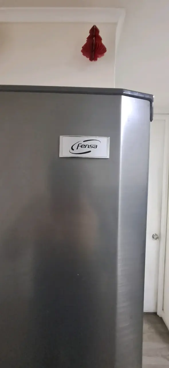 Refrigerador gris de dos puertas Fensa - 5