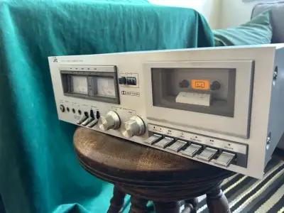 Deck de casetes estéreo JVC KD-10 vintage - miniatura 3
