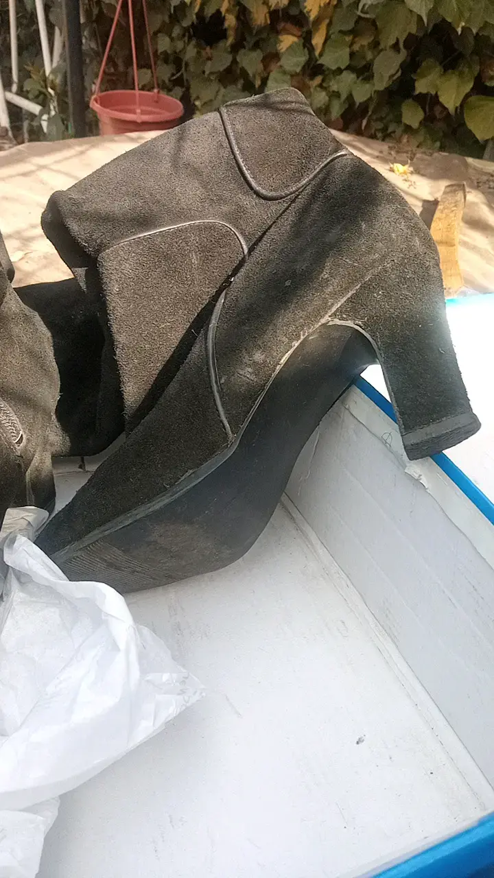 Botas de gamuza negras con tacón alto - 2