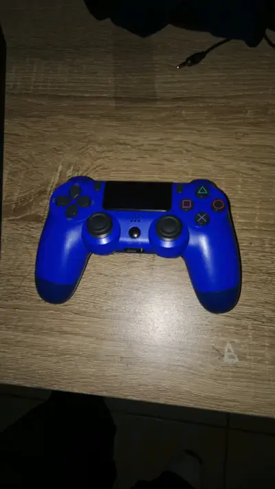 PlayStation 4 Slim con Control Azul - miniatura 3