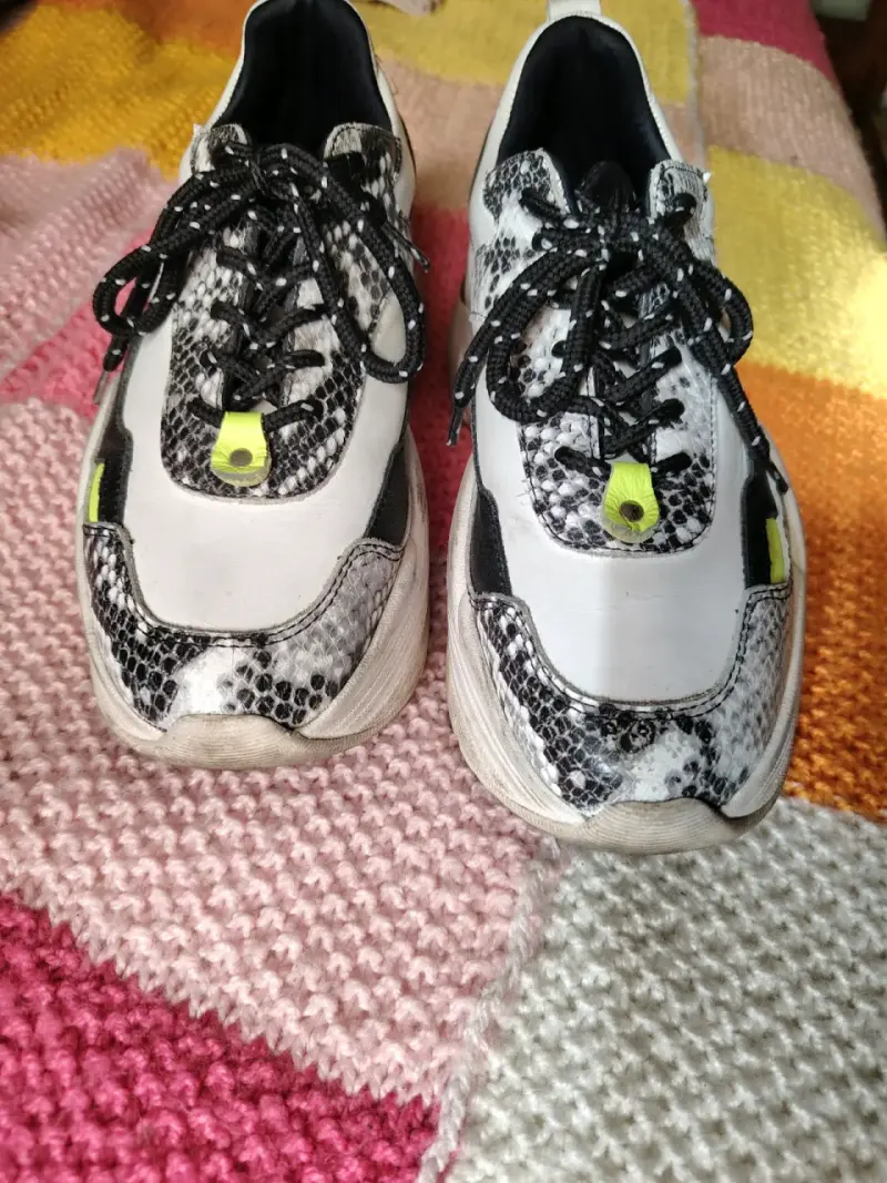 Zapatillas deportivas con diseño de serpiente - 2
