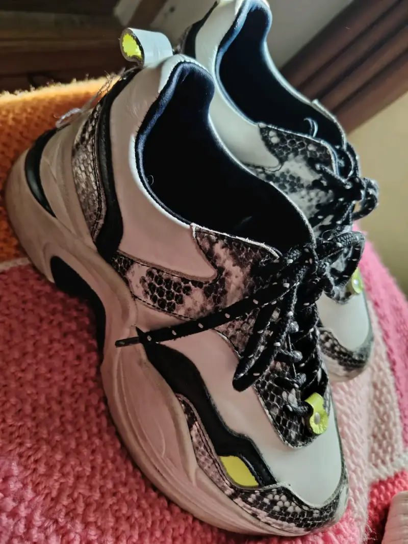 Zapatillas deportivas con diseño de serpiente - 3