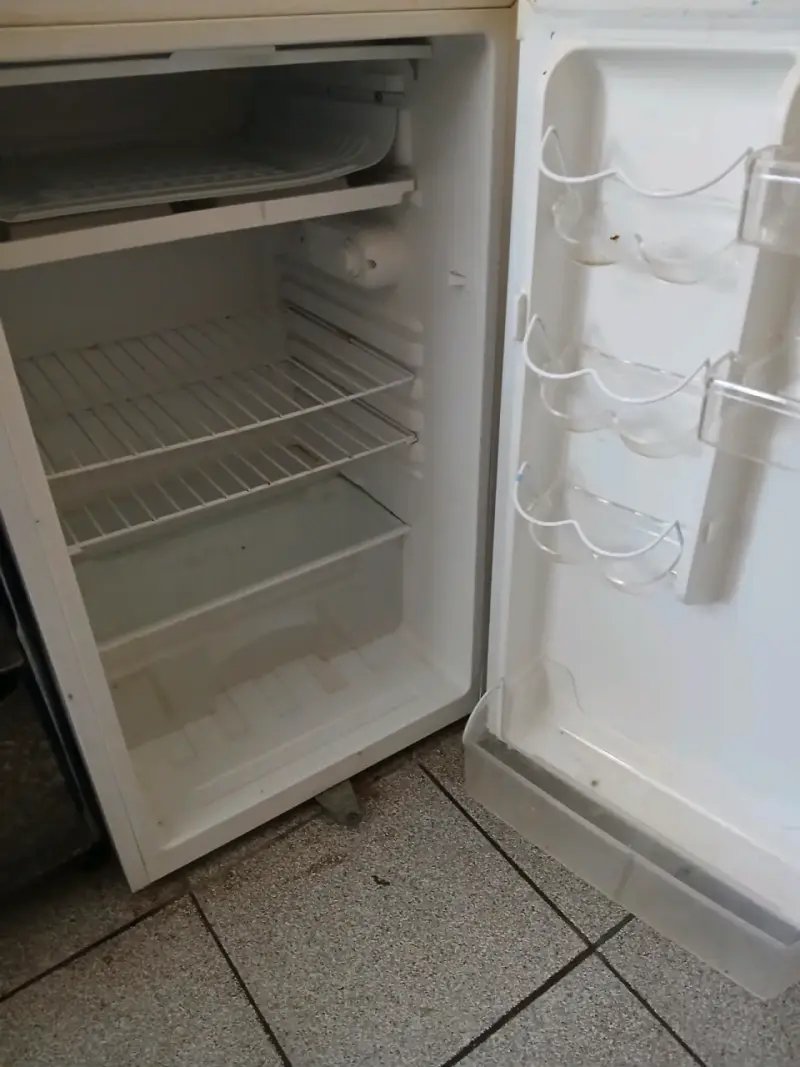 Refrigerador compacto Nex A+ con eficiencia energética - 2
