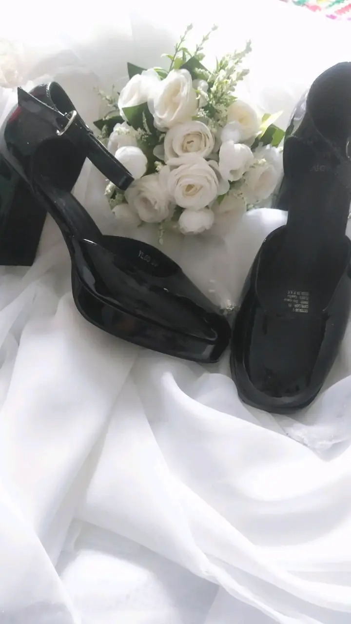 Zapatos de tacón negros elegantes - 1
