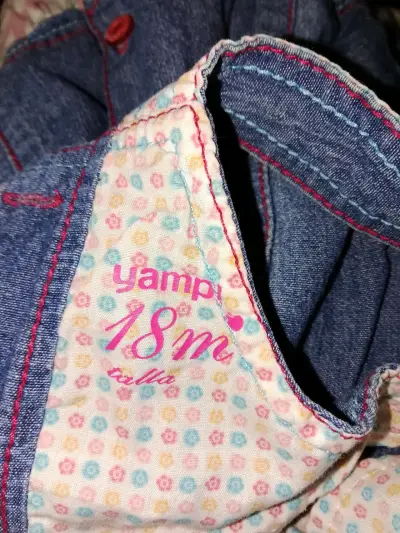 Vestido de mezclilla para niña con diseño floral - miniatura 3
