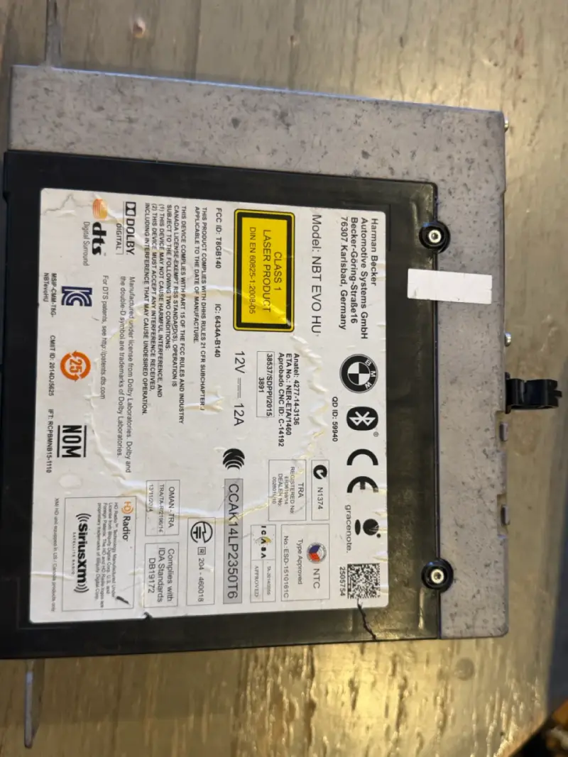 Pantalla multimedia Harman para auto con  conectiv - 2
