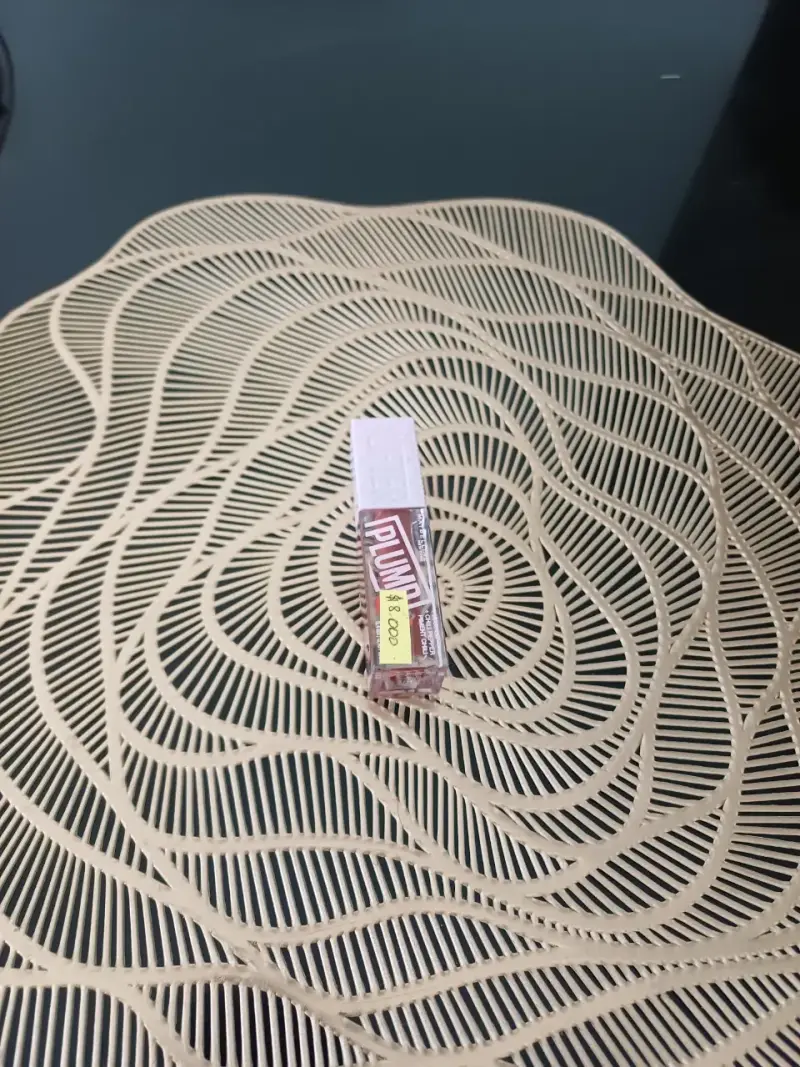 Labial líquido efecto volumen