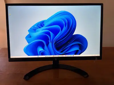 Monitor 4K LG 24 pulgadas resolución 3840x2160 - miniatura 1