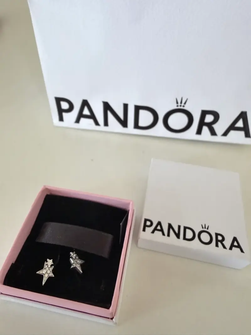 Aros de plata Pandora con diseño de estrella - 1