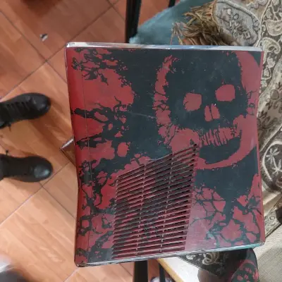 Consola Xbox 360 Edición Gears of War con dos controles - miniatura 4