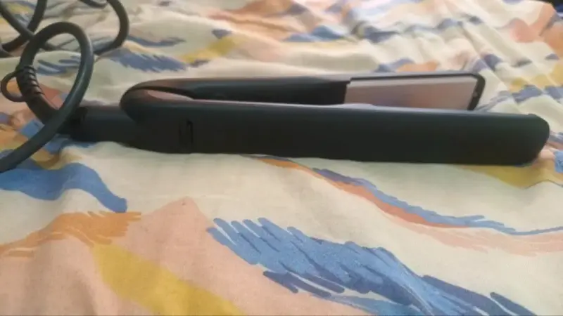 Plancha de Pelo Alisadora Negra - 3