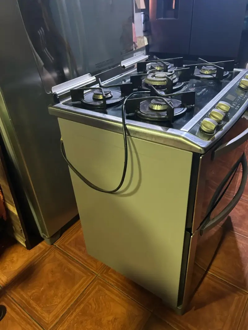Cocina a gas Electrolux con horno doble - 3