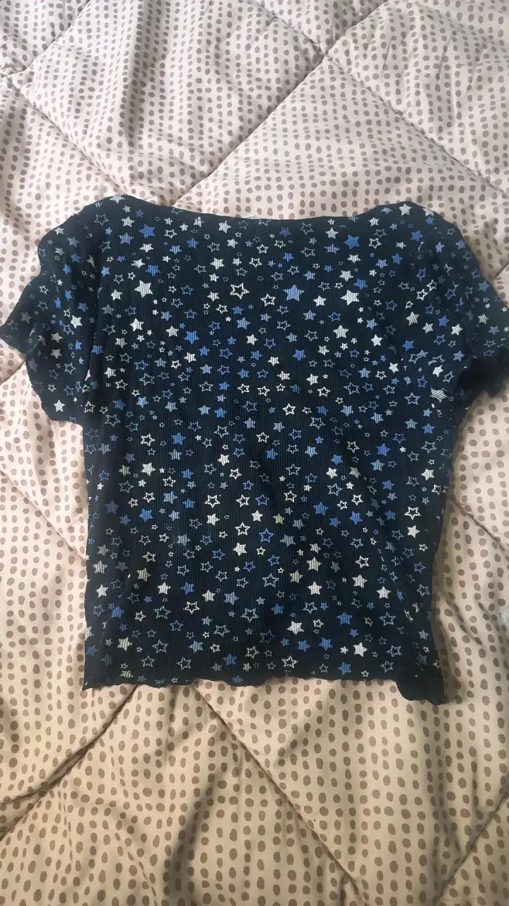 Polera de mujer con estampado de estrellas - 2