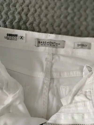 Pantalones blancos skinny Basement para mujer - miniatura 3