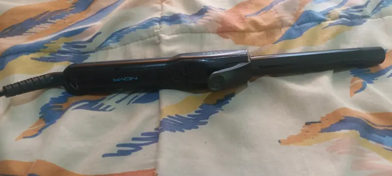 Plancha de Pelo Nova Negra Compacta - 1