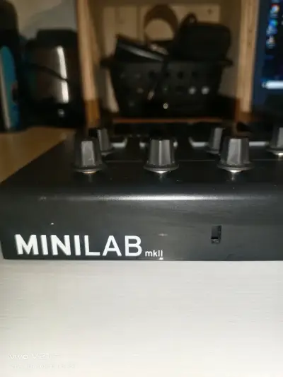 Controlador MIDI Arturia MiniLab MKII Depp Black - miniatura 5