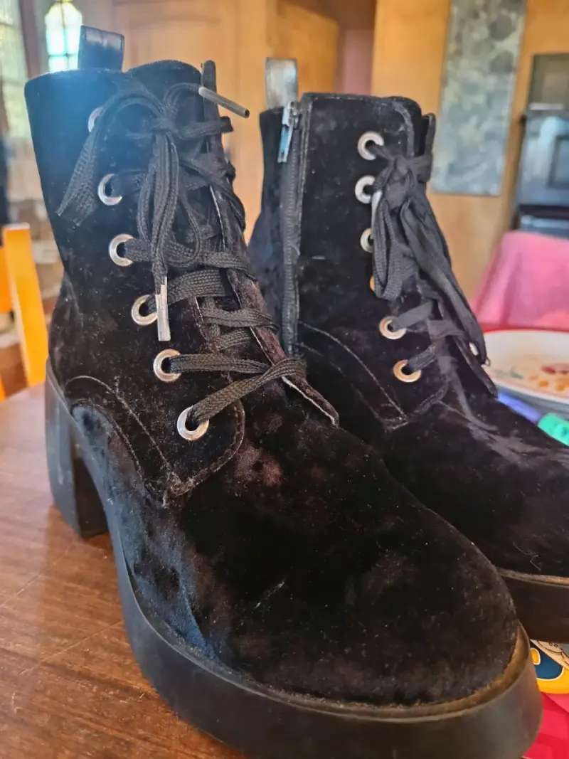 Botines de terciopelo negro con plataforma - 3