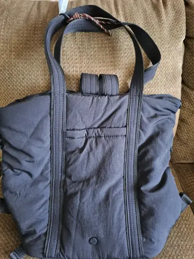 Bolso Mochila 2  en  Benetton con diseño acolchado - miniatura 1