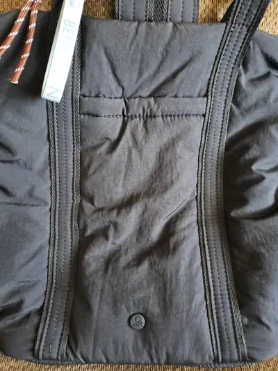 Bolso Mochila 2  en  Benetton con diseño acolchado - miniatura 3