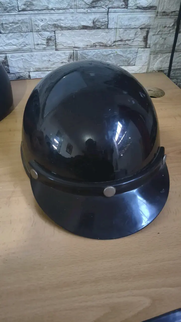 Casco de seguridad negro para motocicleta - 1