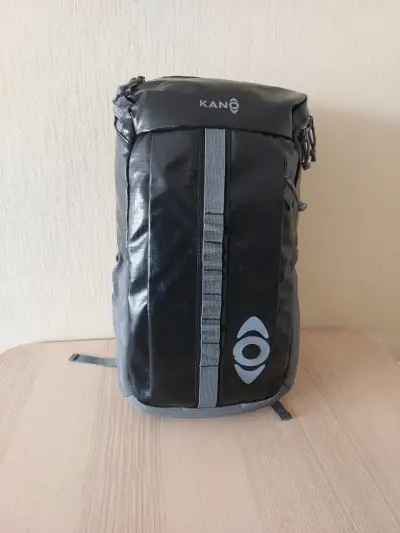 Mochila impermeable 25 Lts- Kano negra y gris - miniatura 1