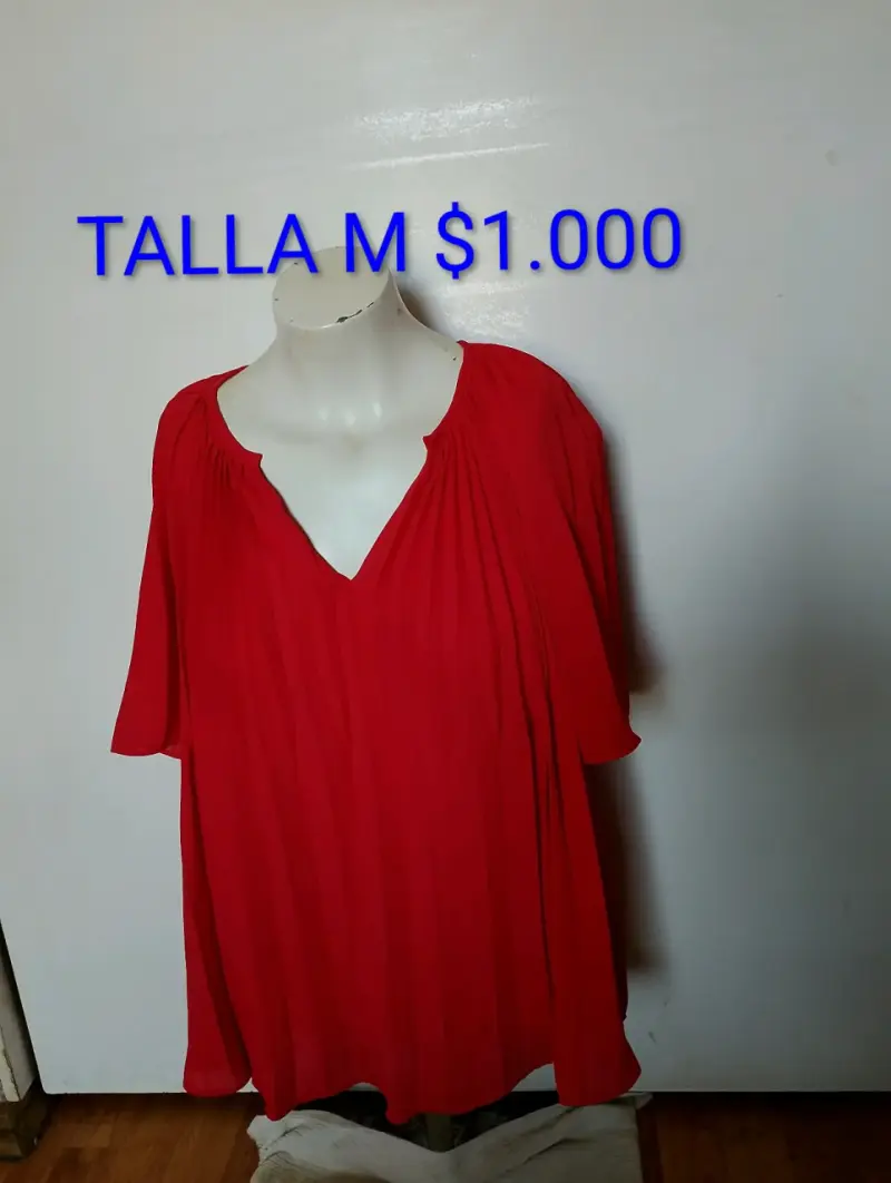 Blusa roja con volantes talla m - 4