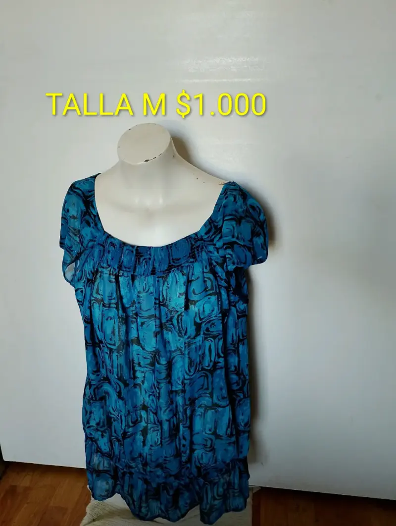 Blusa roja con volantes talla m - 5
