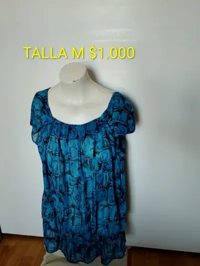 Blusa roja con volantes talla m - miniatura 5