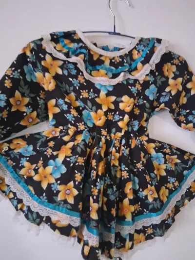 Vestido cueca  infantil floral con encaje - miniatura 1