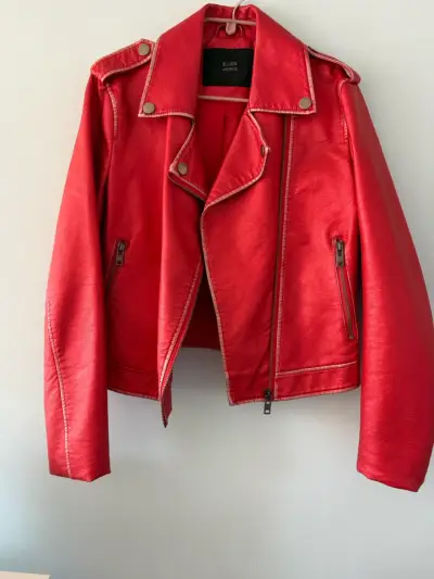 Chaqueta de cuero sintético roja para mujer - miniatura 2