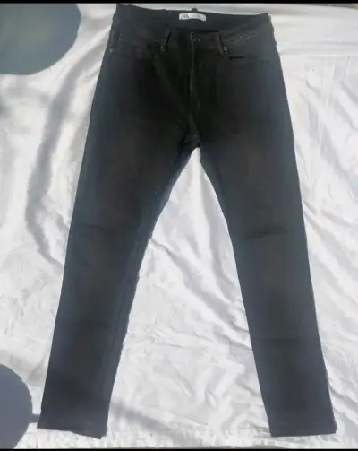 Jeans negros ajustados para mujer Zara - miniatura 2