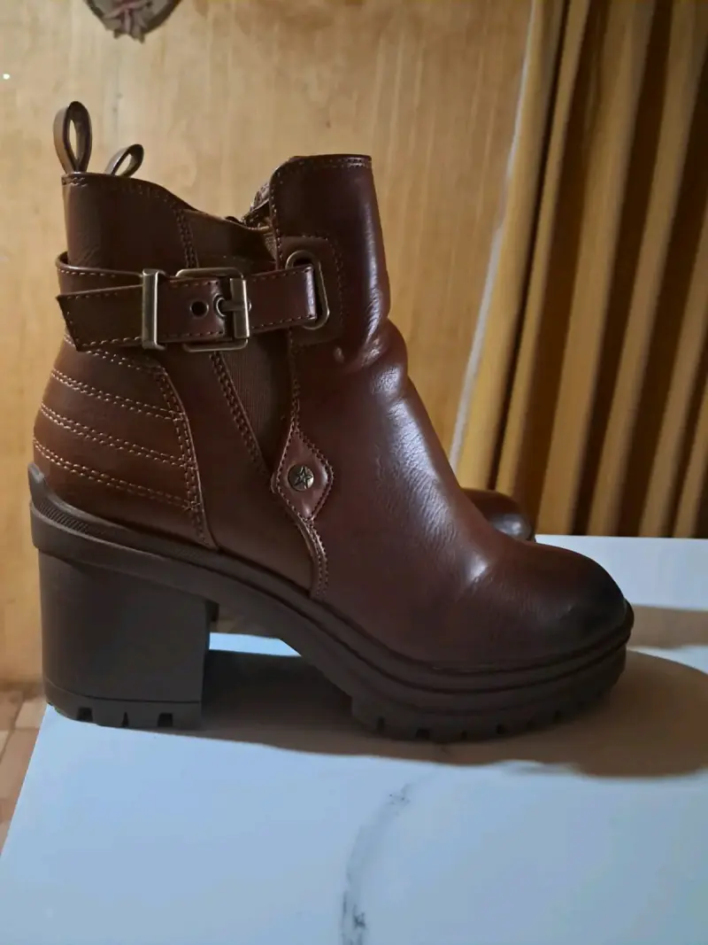Botines de cuero marrón con tacón grueso - 2