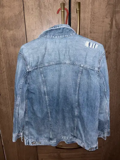 Chaqueta de mezclilla azul desgastada Madewell - miniatura 2