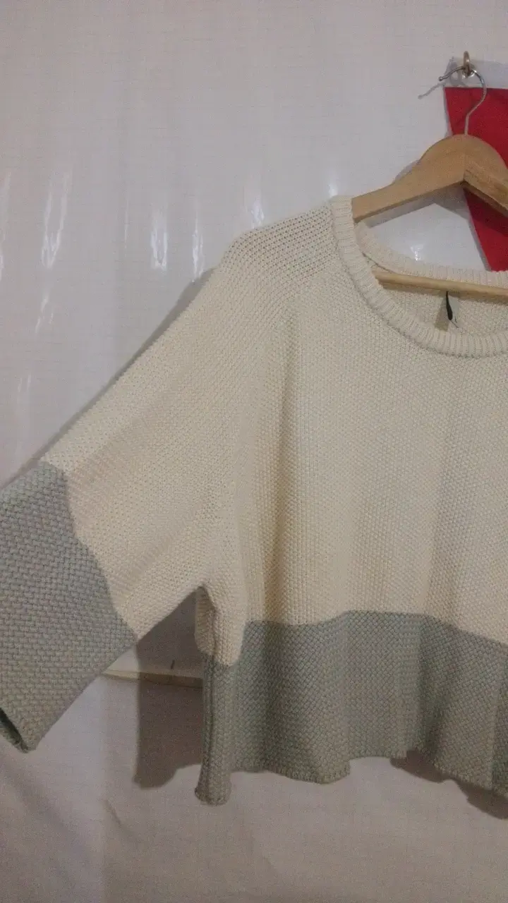 Suéter de punto bicolor beige y gris - 3