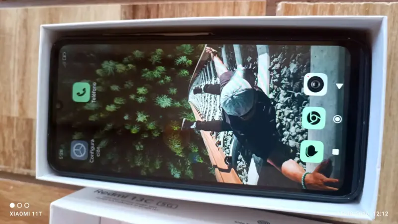 Smartphone Xiaomi Redmi 13C 5G en caja - 3