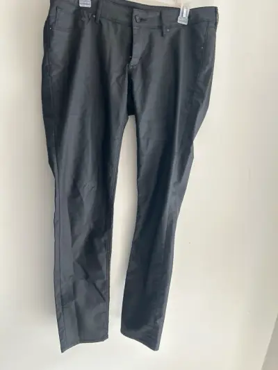 Pantalón engomado negro mujer - miniatura 1
