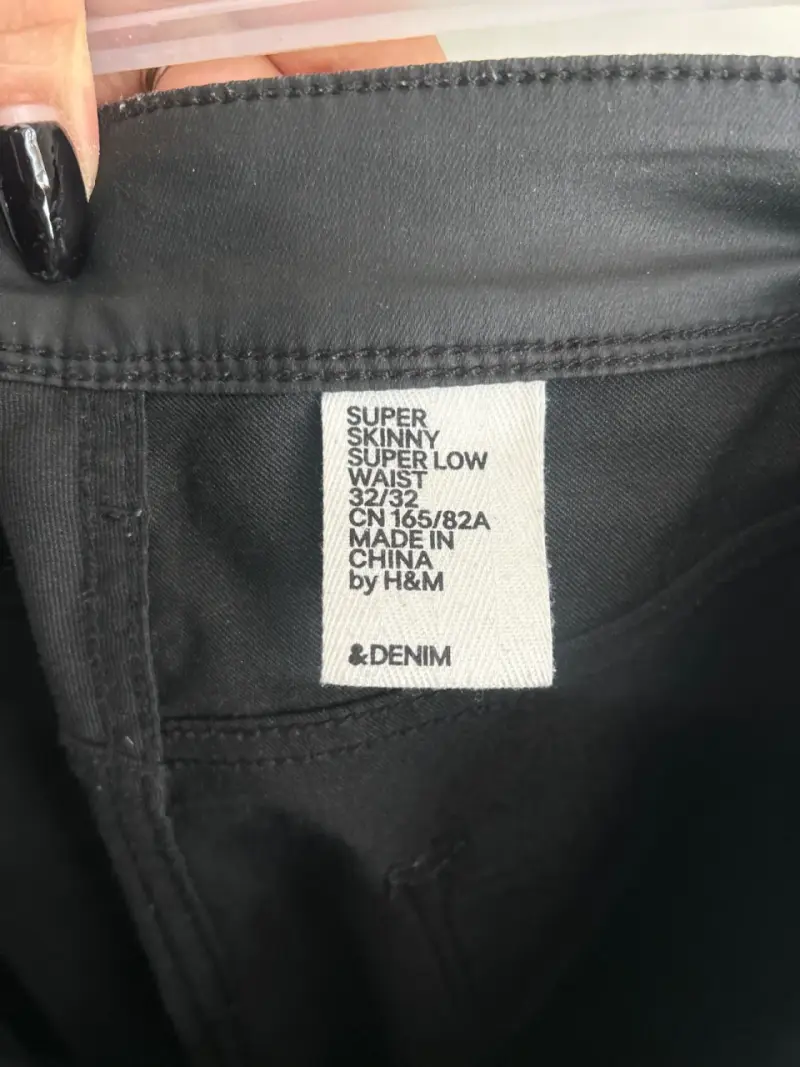 Pantalón engomado negro mujer - 3