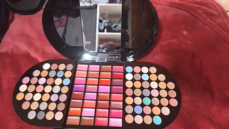 Kit de Maquillaje Completo Ready To Glam - 5
