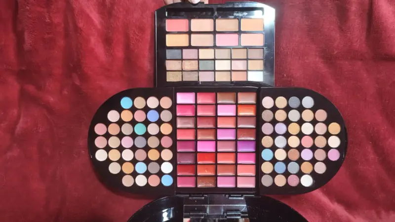 Kit de Maquillaje Completo Ready To Glam - 6