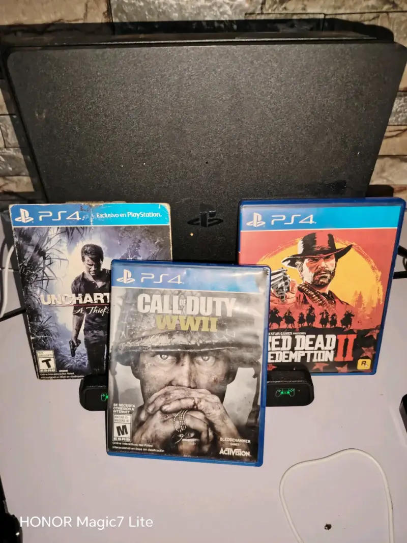 Consola PS4 Slim 1TB - 2